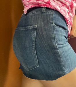 Levi’s mini skirt