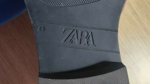 ZARA Classic Black Chelsea Boots