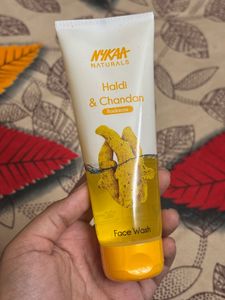 Nykaa Naturals Haldi & Chandan Face Wash