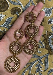 circle gold rhinestones earrings