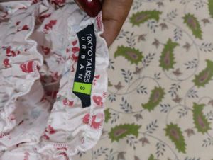 Chic Floral Print Smocked Top