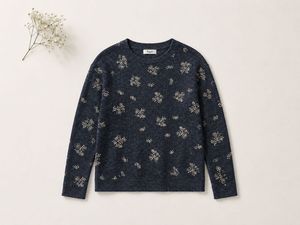 Cozy Floral Print Sweatshirt