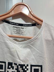 Kenneth Cole White T-Shirt Bust- 36