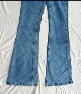 INTERNATIONAL BRAND NEW WITH TAG High Waist Jeans