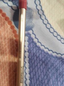 Lip Liners - 2 shades ( Hilary rhoda + teen-teen)