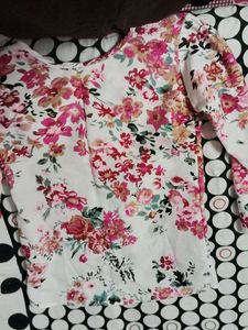 Floral Printed Stylish Top 🌸