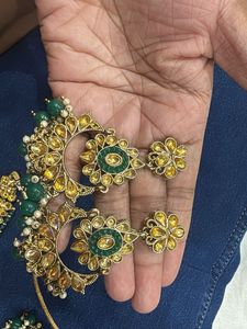 Elegant Kundan Necklace Set with Earrings