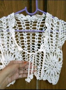 Cute White Neted Soft Woolen Short Shrug