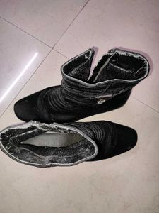 Black Mid Length Boots