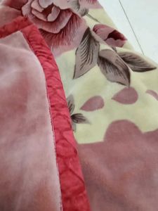 Cozy Floral Blanket 7"6 fit king size new