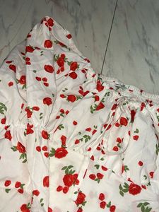 White Rose Print Puff Sleeve Top