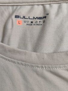 Stylish tshirt with graphics