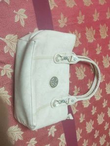 women handbag very spacious