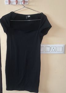 H&amp;M Ribbed Black Off-Shoulder dress