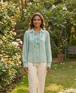 Women ruffle shirt with inner