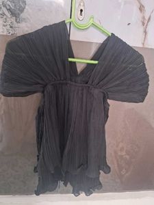 Black Flowy Pleated V-Neck Top