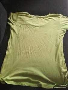 Price Drop 💧 Fresh Green TShirt With Little Flaw