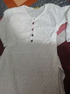 Elegant White Chikankari Kurta