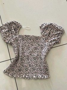 Cute Floral Smocked Puff Sleeve Top