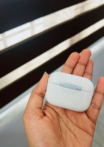 Apple AirPods Pro (2nd Gen) with Case
