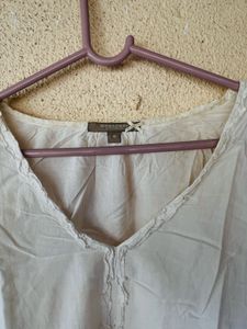 Classic White V-Neck Long Sleeve Top