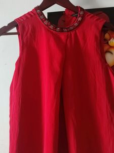 Red Sleeveless Top