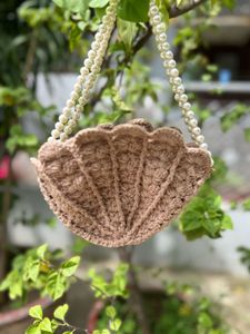 Unique Crochet Shell Clutch