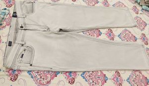 men Light Wash Milan Fit Straight Jeans