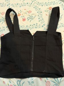 Chic Black Cropped Tank Top