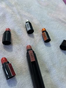 Lipstick, Chicks, And Eyes 😍