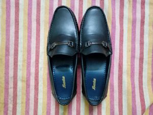 Bata Men's Black Leather Loafers