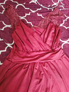 ELEGANT RED LACE TRIMMED DRESS