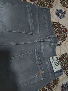 Men's Grey Distressed Jeans