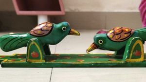 Banaras Handcrafted Wooden Bird Showpiece