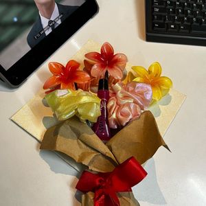 Claw Clip Bouquet 💐