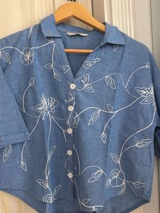 Chic Blue Floral Print Cropped Shirt