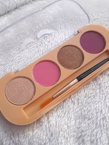 Cuffsnlashes Eyeshadow palette