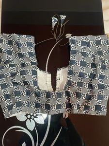 Elegant Grey saree with Black Print