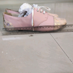 Carlton London item8