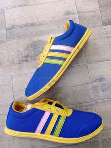 Blue Casual Sneakers with Yellow Accents