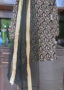Elegant Black Kurta with Dupatta and gharara