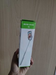 Extendable Phone Selfie Stick Tripod