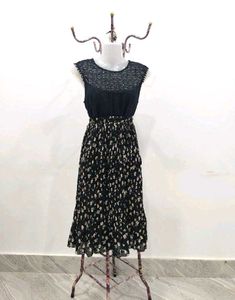 Floral Pleated Midi Skirt