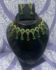Emerald Green and Pink Jewellery Set