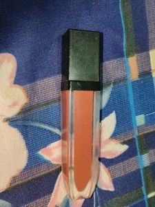 Huda Beauty Liquid Matte Lipstick
