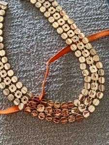 Neckpiece With gift box