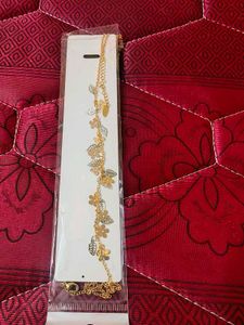 Elegant Gold-Tone Flower Anklet