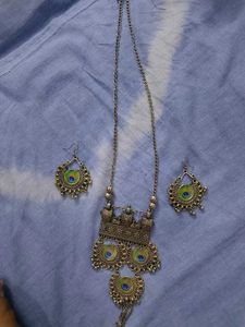 Elegant Chain Necklace