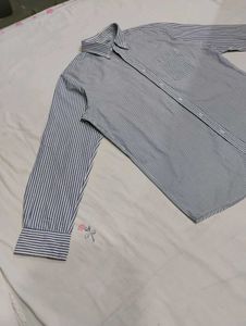 UNIQLO Men's Striped Button-Down Shirt