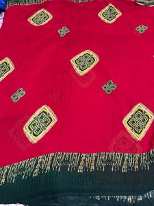 Red &amp; Green Bandhani Saree without blouse piece
